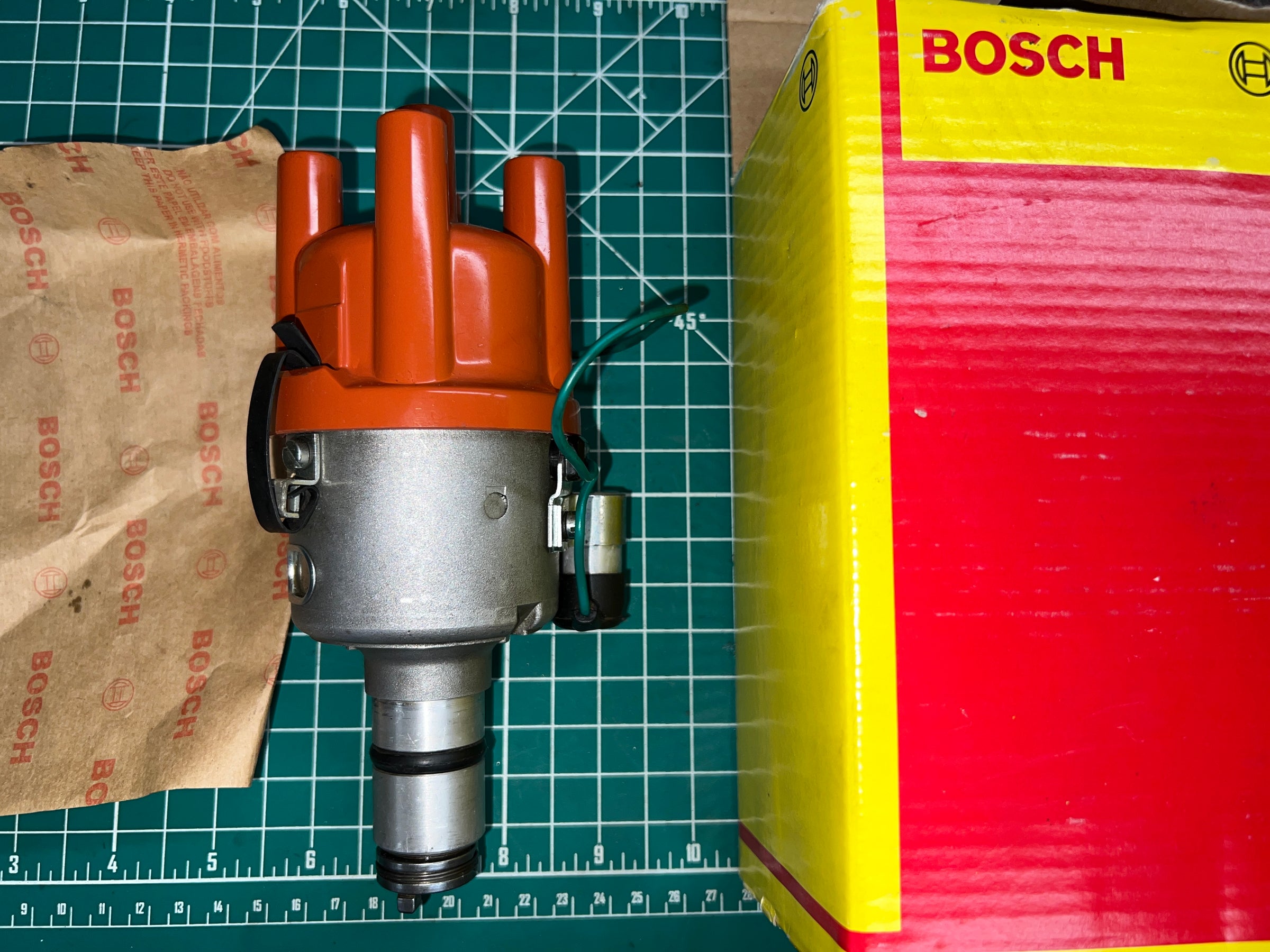 009 Distributor NOS Brazil Bosch 009 mechanical advance only distributor | Sparxwerks